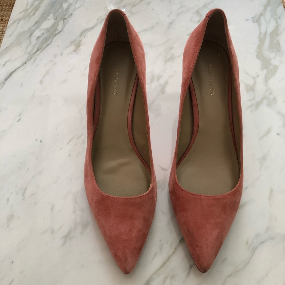 Ann Taylor kitten heel pink suede shoes, size 7.5
